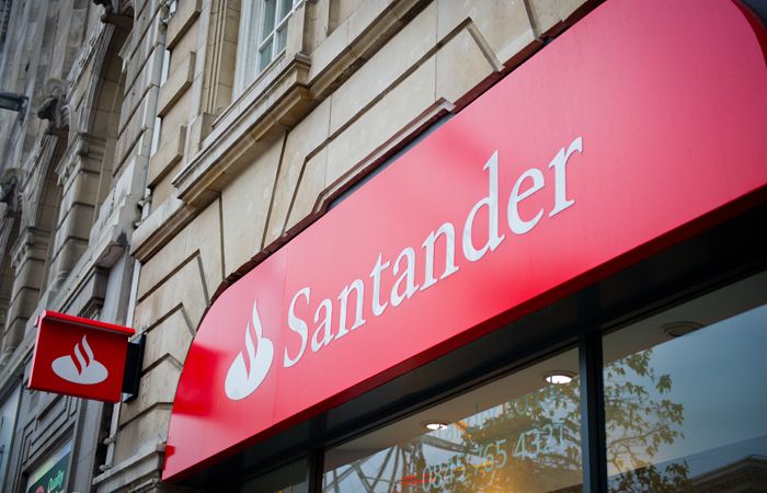 Santander re-introduce 95% mortgage products